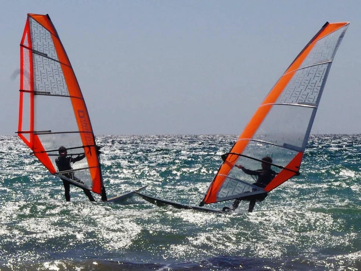 Dynamic Windsurfing surf camp