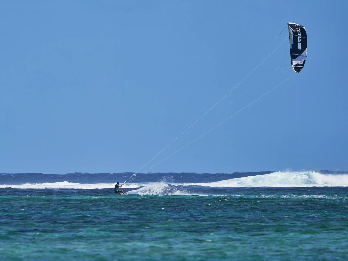 Kiteglobing surf camp