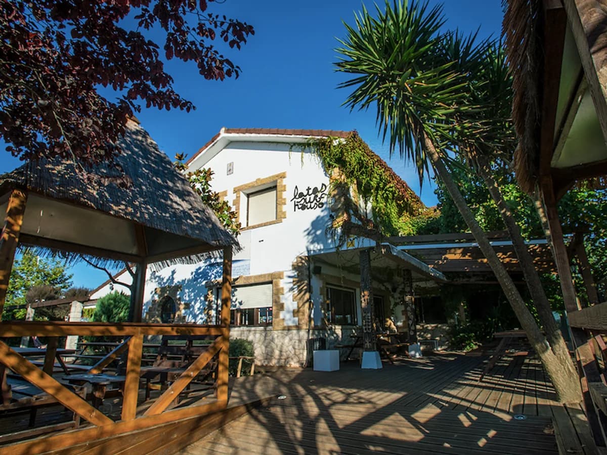 Latas Surf surf camp