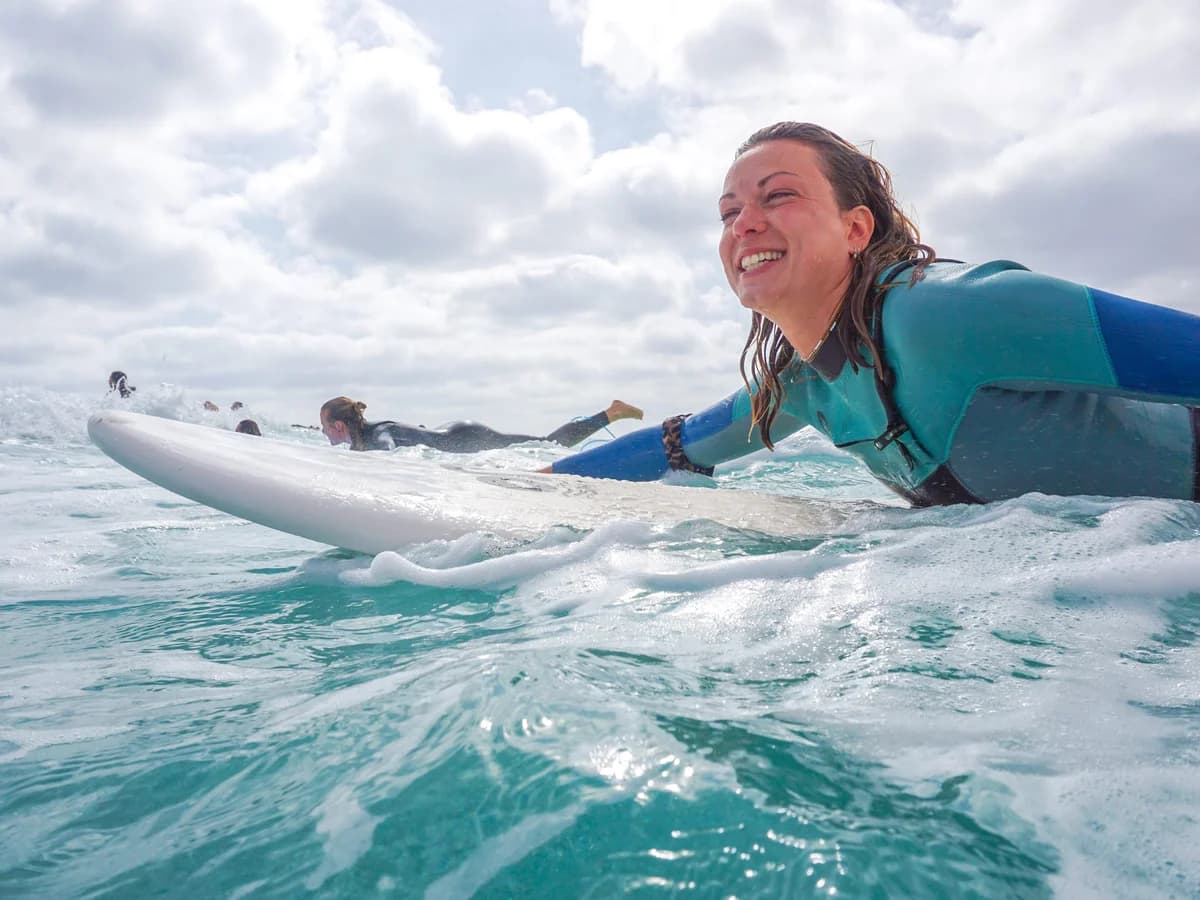 Salty Chicas surf camp