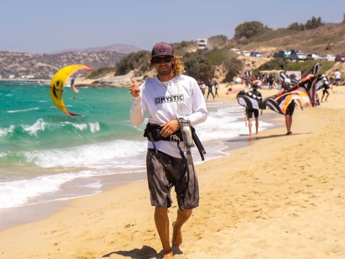 Studios Vrettos surf camp