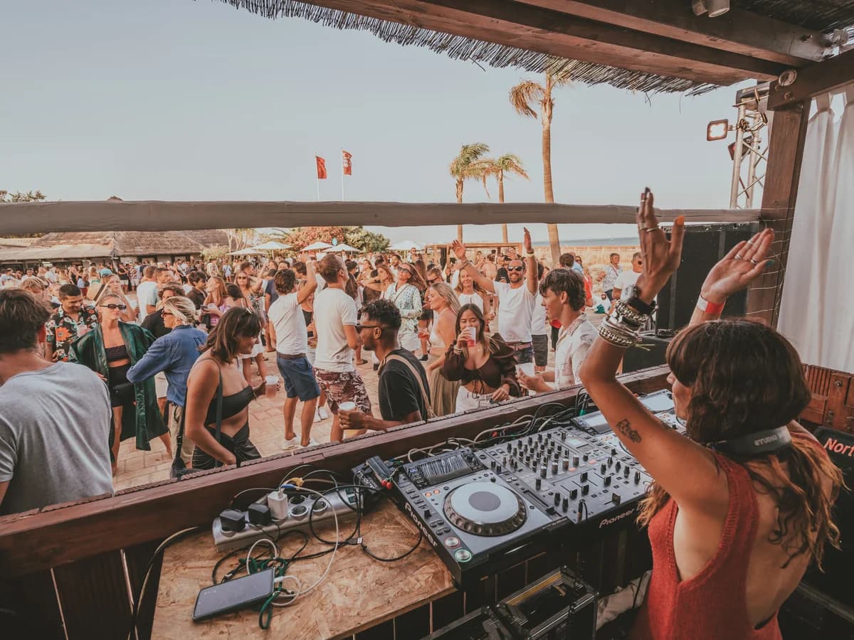 The Surf Experience surf camp