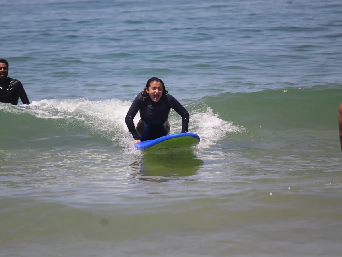 Costo Waves surf camp