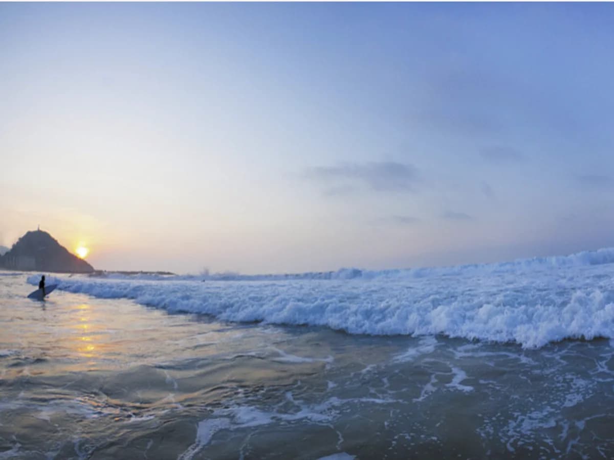 El Aula Azul surf camp